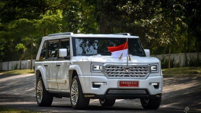 Mobil Garuda Limousine