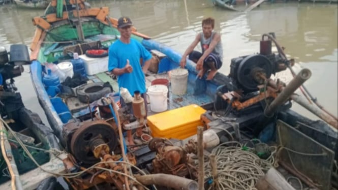 Nelayan Blanakan Saat Melaut