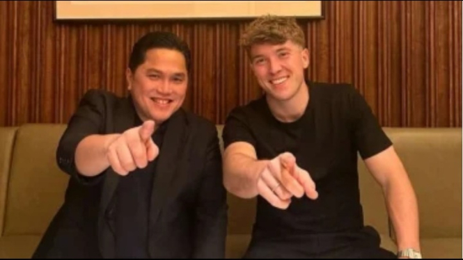 Erick Thohir (kiri), dan Ole Romeny (kanan)