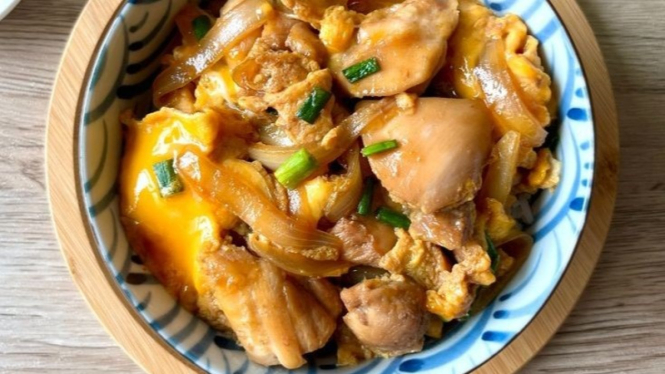 Nasi Telur Sosis Oyakodon Jepang