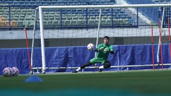 Penjaga Gawang Persib Bandung, Fitrah Maulana