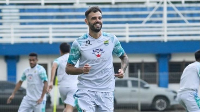Tyronne Del Pino