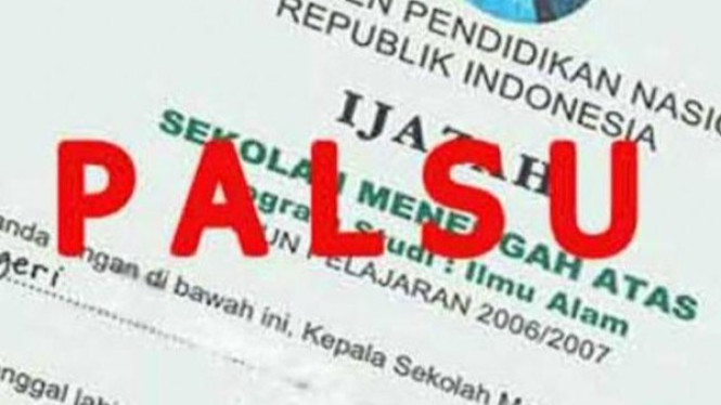 ilustrasi ijazah palsua