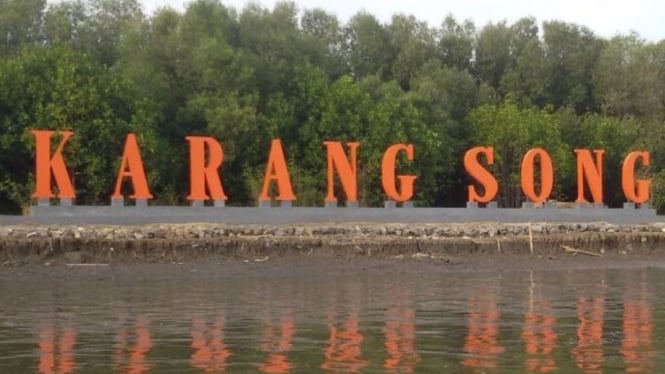 pantai karangsong bandung