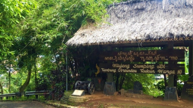 Kampung Adat Cireundeu