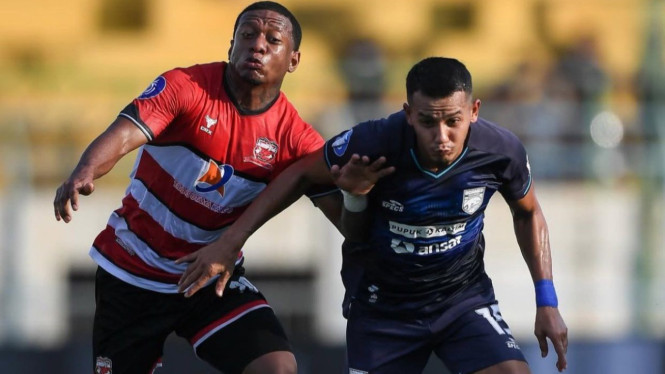 Madura United vs Borneo FC