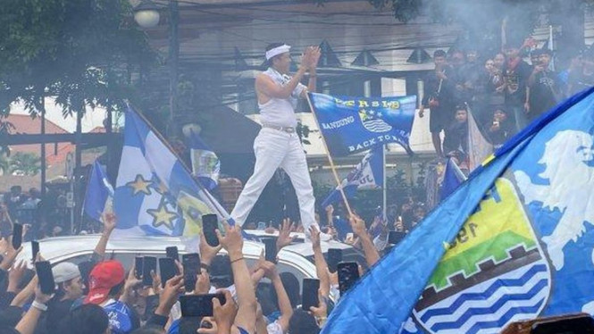 Dedi Mulyadi di Pawai Juara Persib Bandung