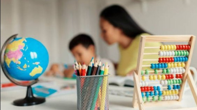Ilustrasi Anak Belajar Matematika