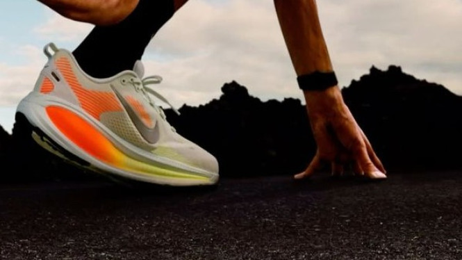 Ilustrasi Sepatu Running