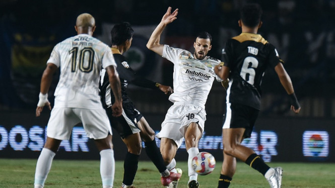 Persib Bandung vs Dewa United