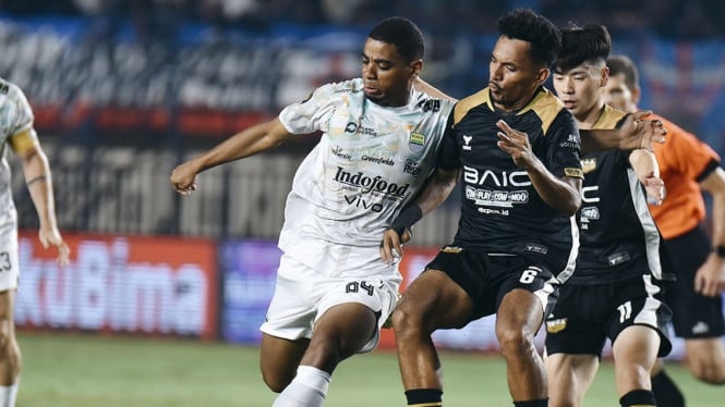 Persib Bandung vs Dewa United