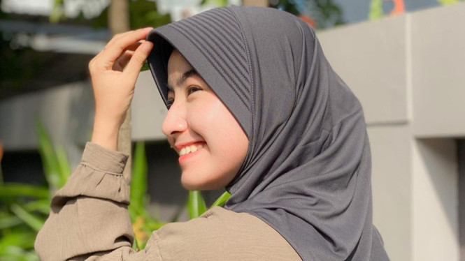 Wanita kulit cerah