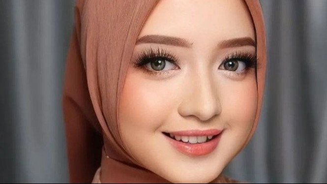 Makeup, Ini Trik Kilat Bikin Wajah Flawless Seharian