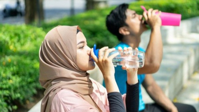 Minum Air