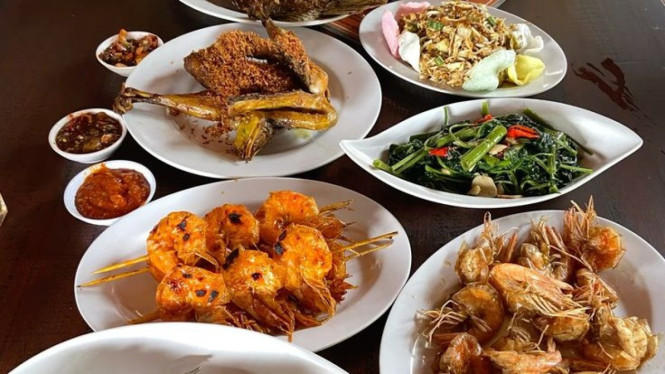 Makan Bandung