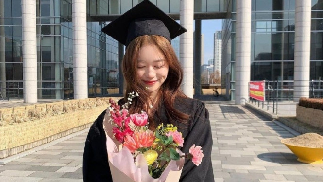 Ket Wisuda
