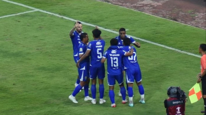 Persib Bandung Taklukkan Semen Padang