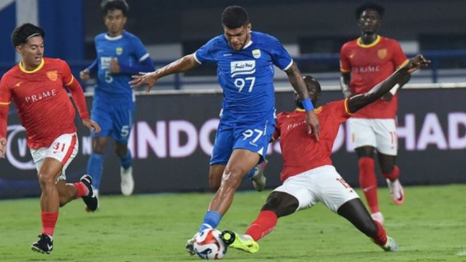 Babak Pertama Persib Bandung vs Manila Digger