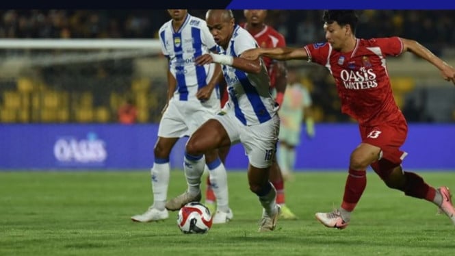Beckham Cidera, Babak Pertama Tanpa Gol