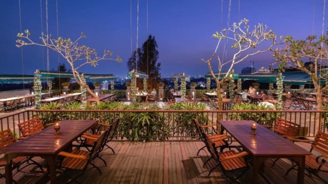 The Valley Bistro Cafe