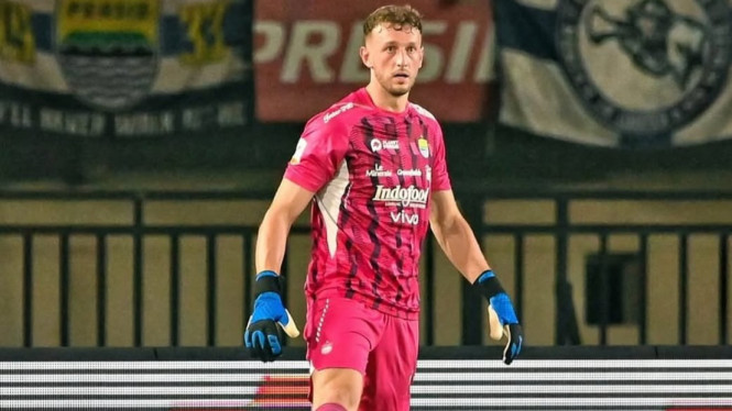 Kiper Persib Bandung