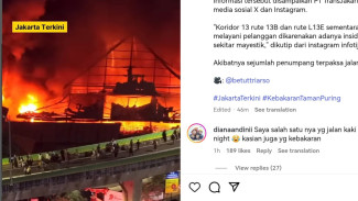 Penampakan Kebakaran Pasar Taman Puring, Penumpang Transjakarta Jalan Kaki