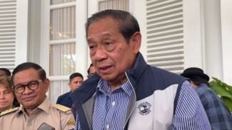 Kolaborasi Seni Lintas Negara, SBY Dampingi Christopher Lehmpfuhl Melukis Ikon Jakarta