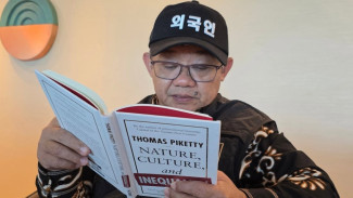 Aktivitas Ini yang Dilakukan Menteri Mu'ti saat Pesawatnya Delay