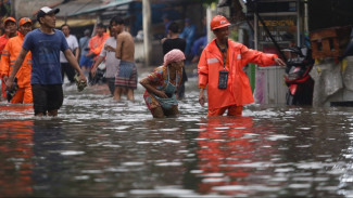 Kali Ciliwung Meluap! 16 RT di Jakarta Timur Kebanjiran