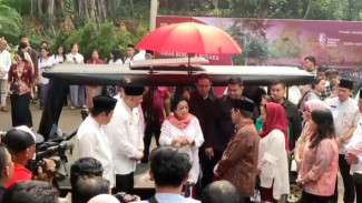 Kunjungi Taman Langsat Jaksel, Megawati Disambut Pramono Anung