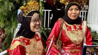 Persiapan Warga Ikut Upacara HUT ke-80 RI di Istana Merdeka