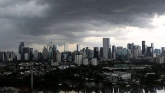 Prakiraan Cuaca Jakarta Hari Ini: Awan Tebal Pagi, Hujan Sore hingga Malam