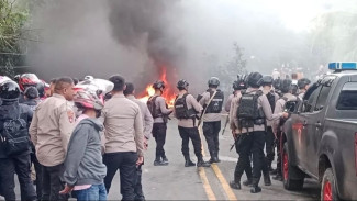 Buntut Bentrokan di Ambon, Puluhan Rumah Terbakar dan Ratusan Warga Mengungsi