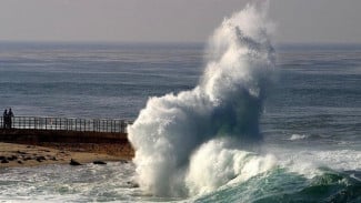 Gelombang 4 Meter Ancam Laut Selatan Jawa hingga NTT, Nelayan Diminta Waspada