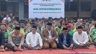 Mengharukan! Doa Bersama dan Salat Gaib di Tasikmalaya untuk Driver Ojol Affan Kurniawan