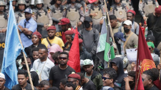 Ratusan Mahasiswa Gelar Demo di Jayapura, Pj Gubernur Agus Fatoni Apresiasi Kondusifitas