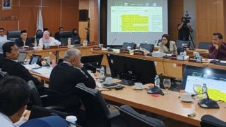 Momen Astrid Kuya di Rapat DPRD Jakarta Usai Rumah Dijarah, Singgung Kerusuhan