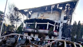 Kantor DPRD Makassar Dibakar Massa, Pemkot Ajukan Anggaran Jumbo Rp375 Miliar