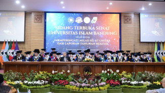 Gelar Prosesi Milad ke-67, Unisba Sampaikan Capaian Peningkatan Mutu Akademik