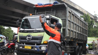 Truk Besar Dilarang Melintas di Cilincing Jakut pada Jam Tertentu, Warga Akhirnya Lega