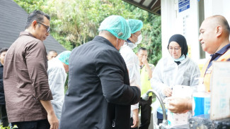 Tinjau Pabrik Aqua, Pengelola Masjid Istiqlal Apresiasi Transparansi Proses Produksi