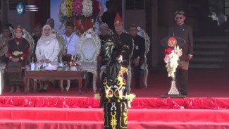 Peringatan Hari Guru Nasional 2025, Mendikdasmen: Pemerintah Siapkan Beasiswa bagi 150 Ribu Guru pada 2026