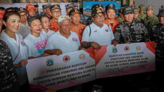 DKI Gerak Cepat, Wagub Rano Karno Lepas Bantuan Jumbo untuk Korban Bencana Sumatera