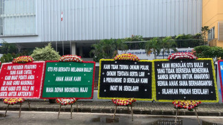 Viral, Lewat Karangan Bunga Ortu Protes Aksi Bullying di Sekolah di Kelapa Gading