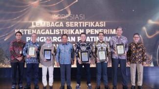 Ditjen Gatrik ESDM Berikan Apresiasi ke Badan Usaha Penunjang Terbaik 2024-2025