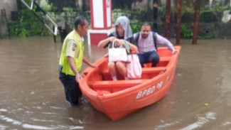 Banjir di Jakarta Meluas Akibat Curah Hujan, 10 RT dan 23 Ruas Jalan Terendam