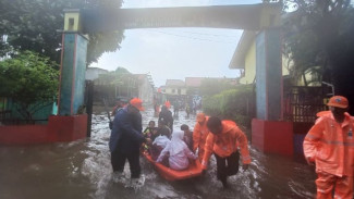 Cuaca Ekstrem Masih Berlanjut, Siswa di Jakarta Belajar Daring