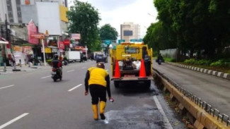 Jaktim Perbaiki Jalan Berlubang, Keselamatan Pengendara Jadi Prioritas