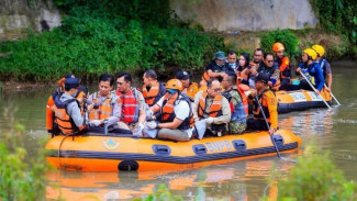 Residu Pestisida Sisa Kebakaran Cemari Kali Jaletreng, Sungai Cisadane Terancam