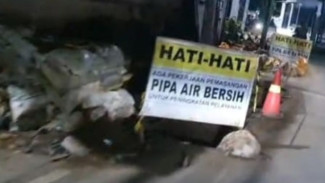 Proyek Galian Pipa Air di Condet Jaktim Bikin Macet, Warga Ngeluh: Kapan Selesainya Ya?